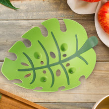 Supermom Leaf-Shaped Plastic Fruit Basket (1 Pc)
