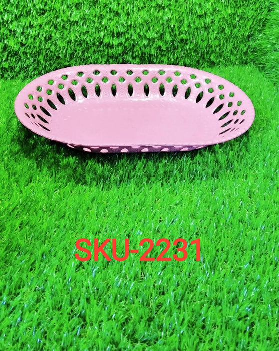Detailed view of plastic serving tray.