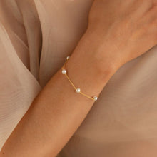 Timeless Elegant Pearl Chain Bracelet