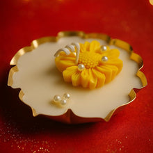 Elegant Lotus Tealight Candle – Floral Scented Handcrafted Decor