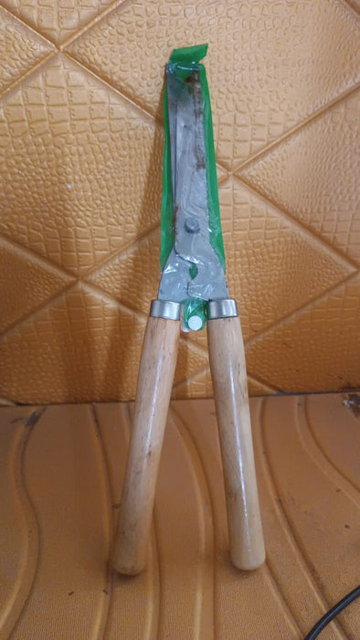 Heavy-Duty B Grade Hedge Shear with Wooden Handle